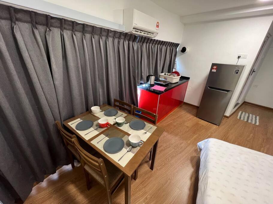 New 6Pax Soho Near Usm & Spice Arena & Airport Apartment บายันเลอปาส ภายนอก รูปภาพ