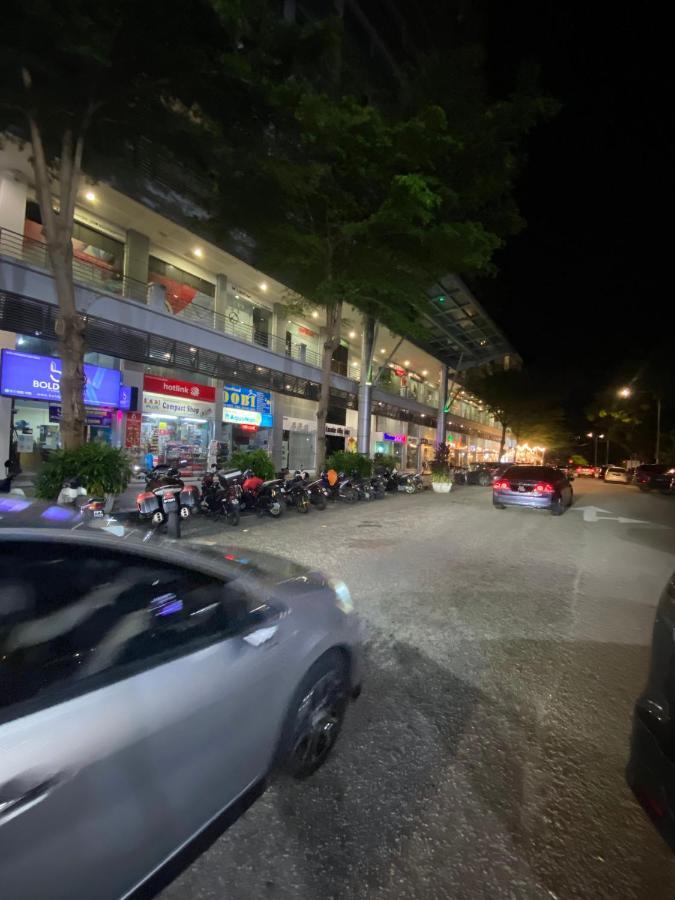 New 6Pax Soho Near Usm & Spice Arena & Airport Apartment บายันเลอปาส ภายนอก รูปภาพ