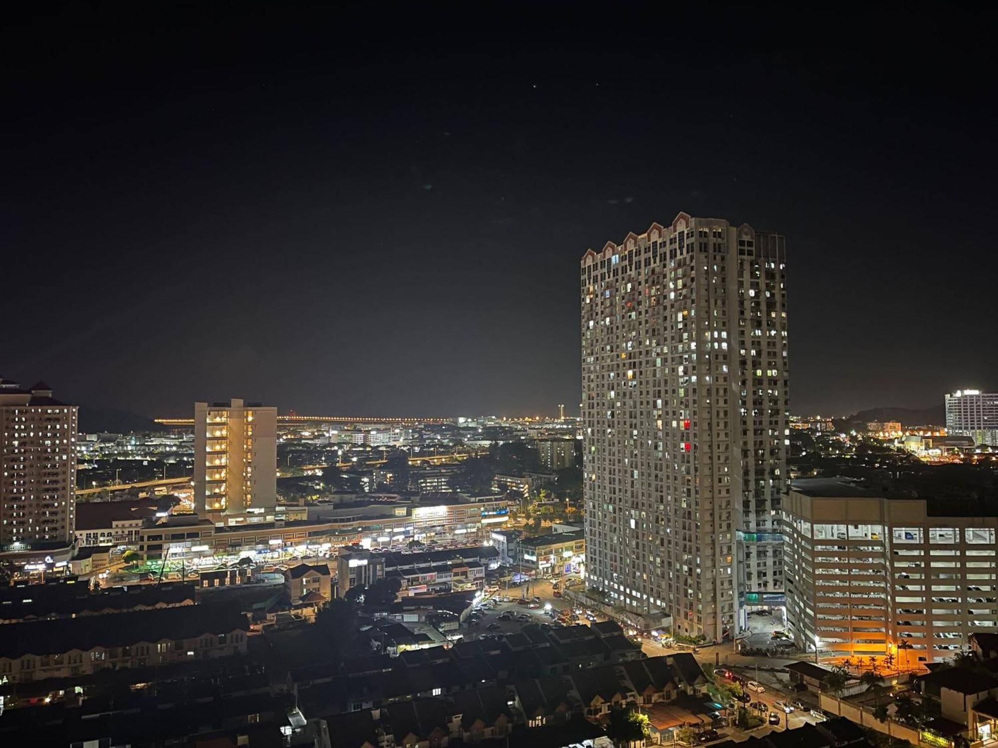 New 6Pax Soho Near Usm & Spice Arena & Airport Apartment บายันเลอปาส ภายนอก รูปภาพ